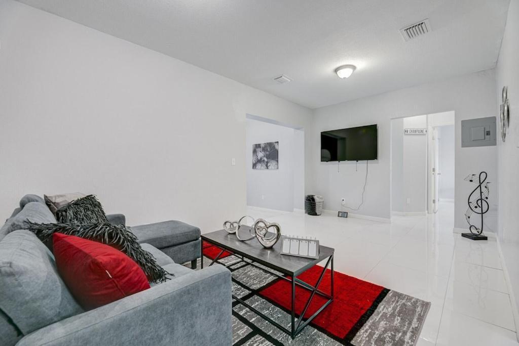 Deco Drive Miami • Near Hard Rock Stadium • South Beach • Wynwood מראה חיצוני תמונה